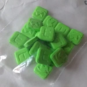 BUY 2CB Online Canada - FunGuyz Canada